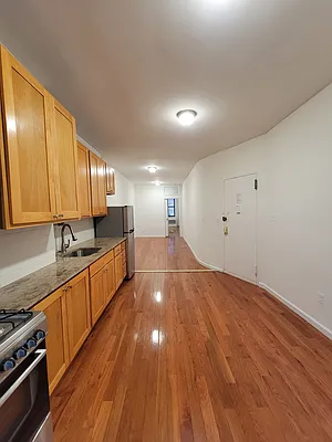 Rented by Avenues Real Estate | media 9