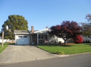 384 Pheasant Run Dr, Batesville, IN 47006