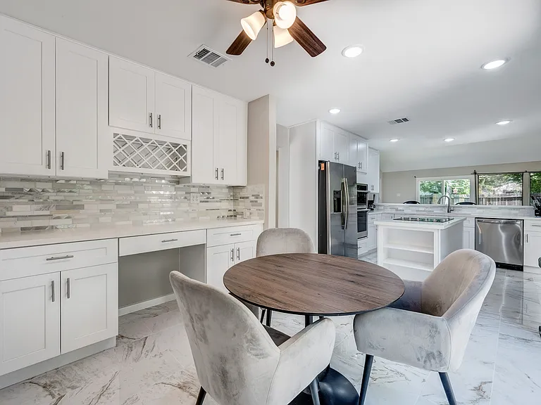 1626 S Kirkwood Rd — Photo 40
