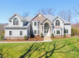 81 Eileen Dr, Cedar Grove, NJ 07009