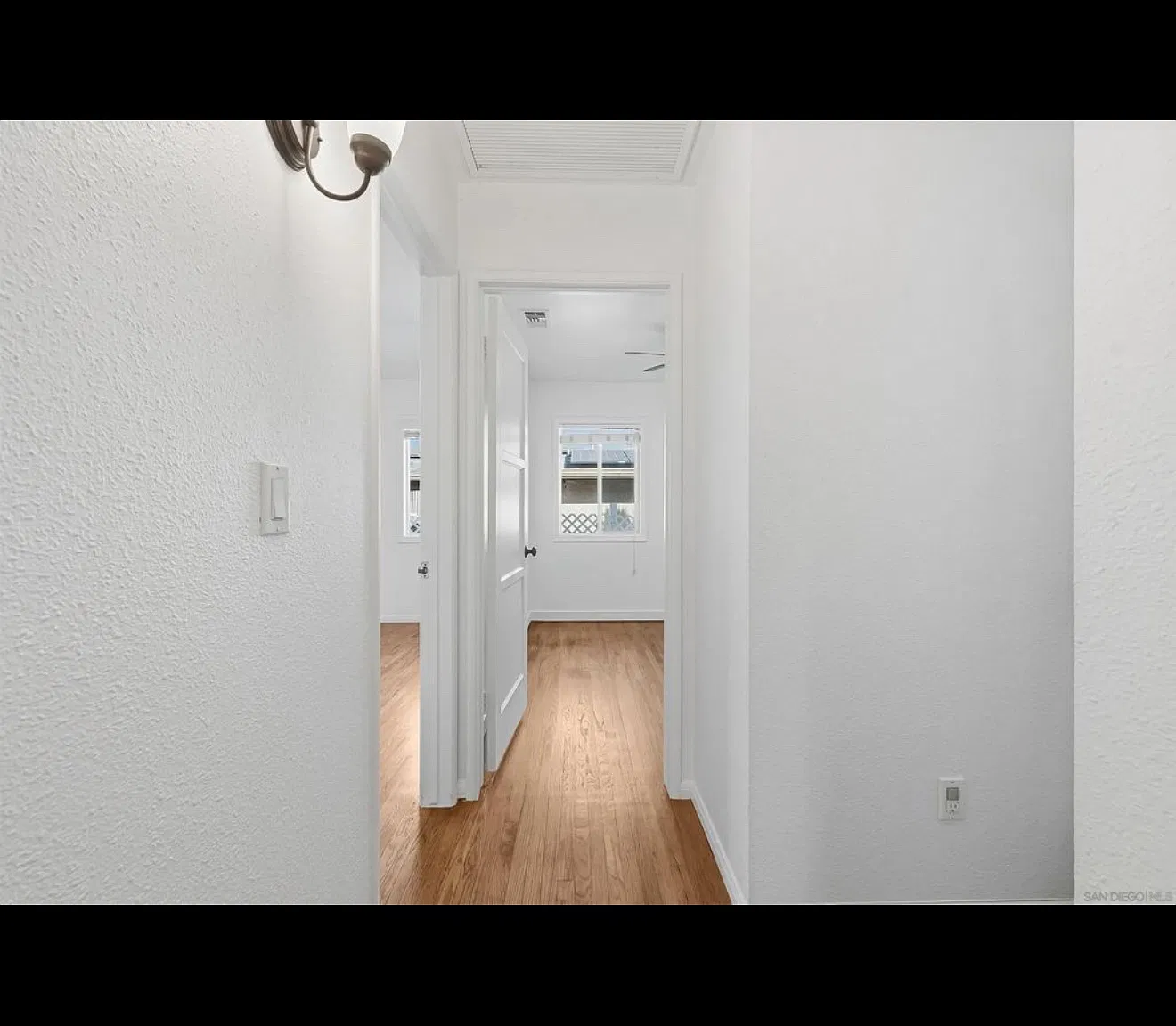 1 bed, 150 sqft, $900 — Photo 3