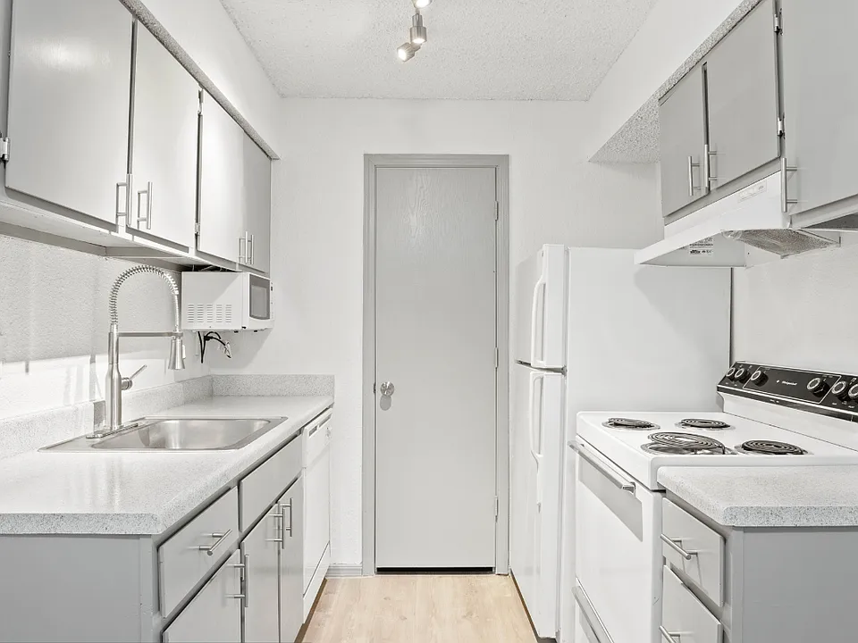 Eagle Point apartments community photo