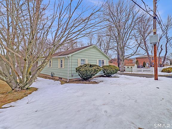 5th image of 131 Mountain View Avenue