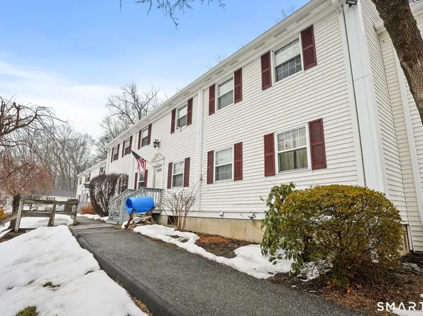 29 Canterbury Arms #29, New Milford, CT 06776