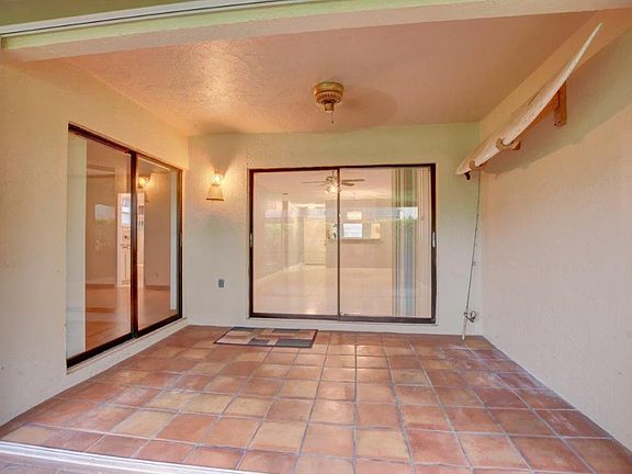 4th image of 419 NW 36th Ave