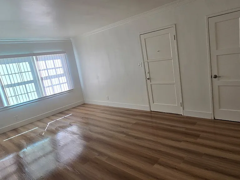 1631 S Bronson Ave — Photo 2