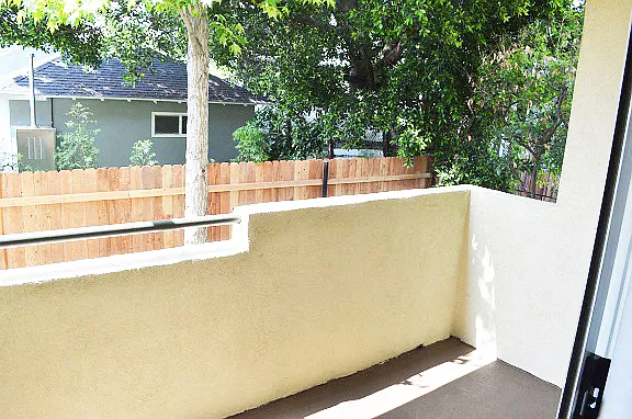 Burbank Village Apartments — Photo 8