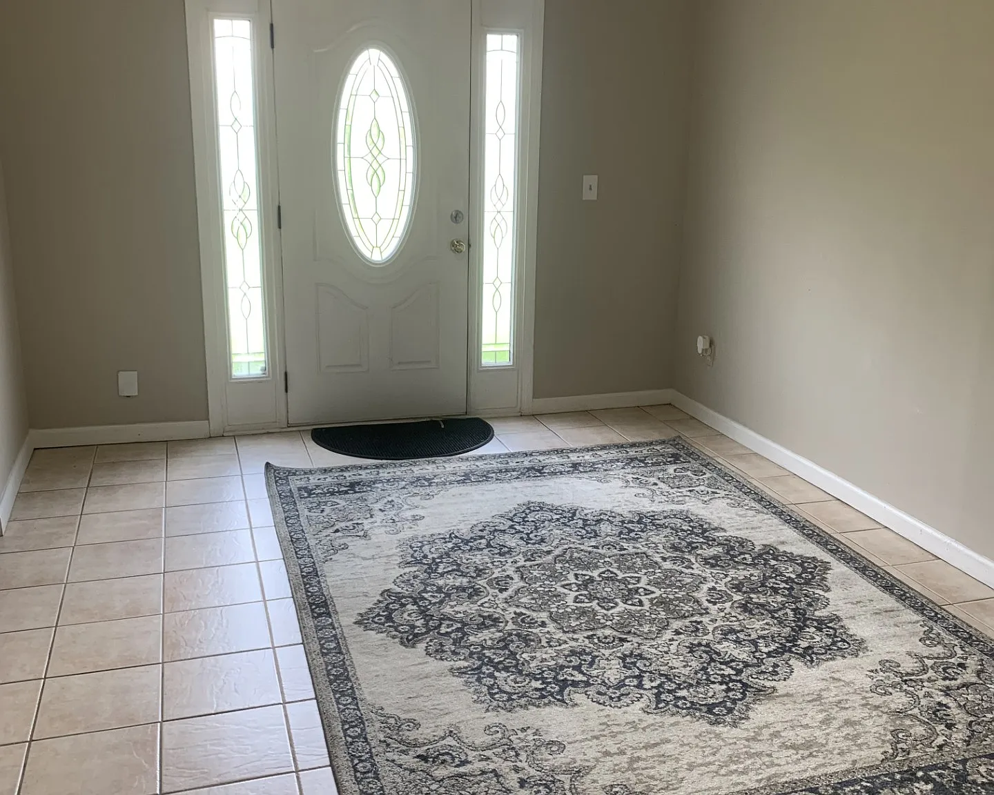 3 bed, 1926 sqft, $1,875 — Photo 4