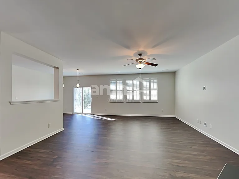 1009 Skillbeck Rd — Photo 8