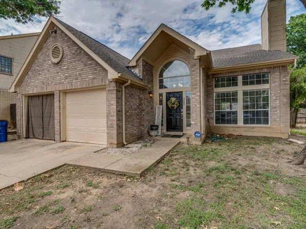 305 Meandering Way, Red Oak, TX 75154