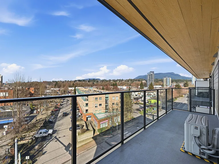 1529 Oxford St — Photo 106