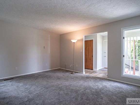 4th image of 3233 Nina Dr