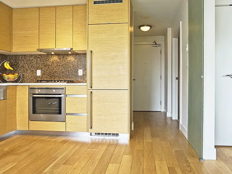 565 Smithe St #1402 — Photo 14