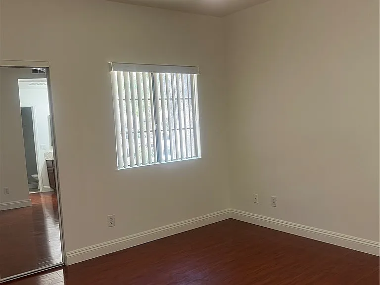 5166 S Jones Blvd #101 — Photo 9