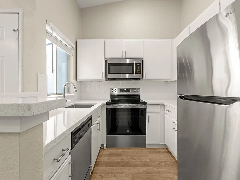 Redwood Creek Villas — Photo 29