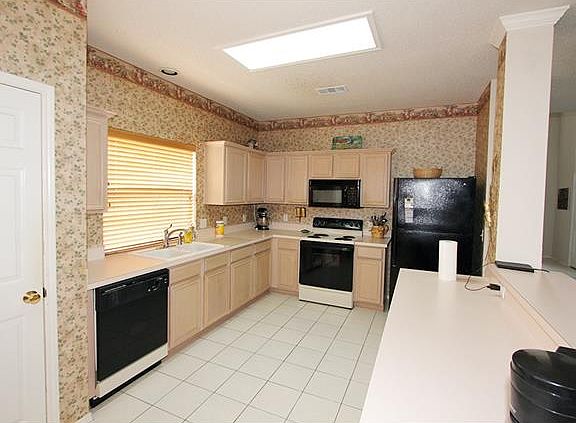 3rd image of 7854 Park Downs Ct