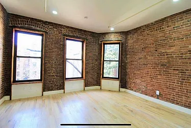 Rented by Bruma Realty LLC