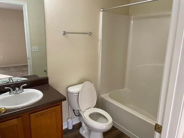 102 Corwin Dr — Photo 15