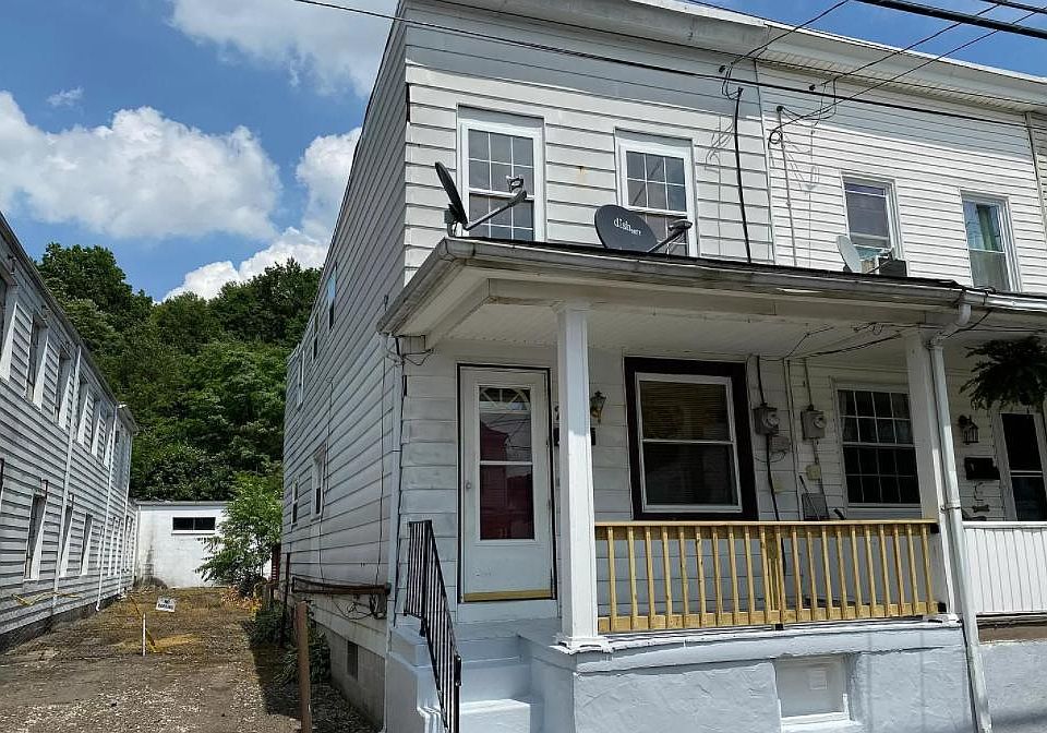 1st image of 209 S Morris St