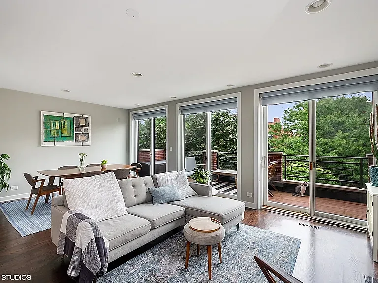 2305 W Wabansia Ave #3 — Photo 1