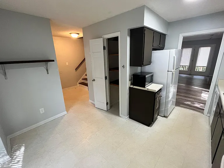 524 Brent Rd — Photo 8