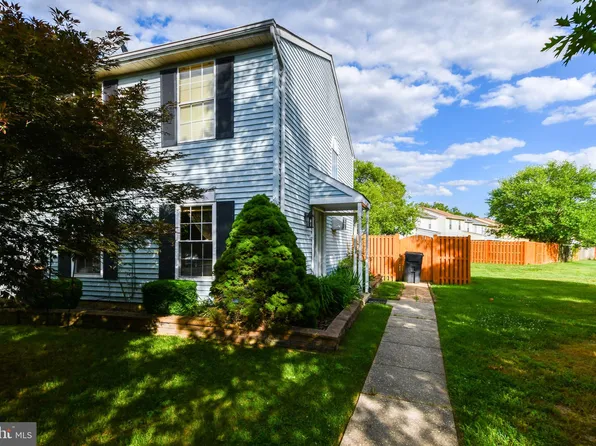 2090 Tanglewood Dr, Waldorf, MD 20601