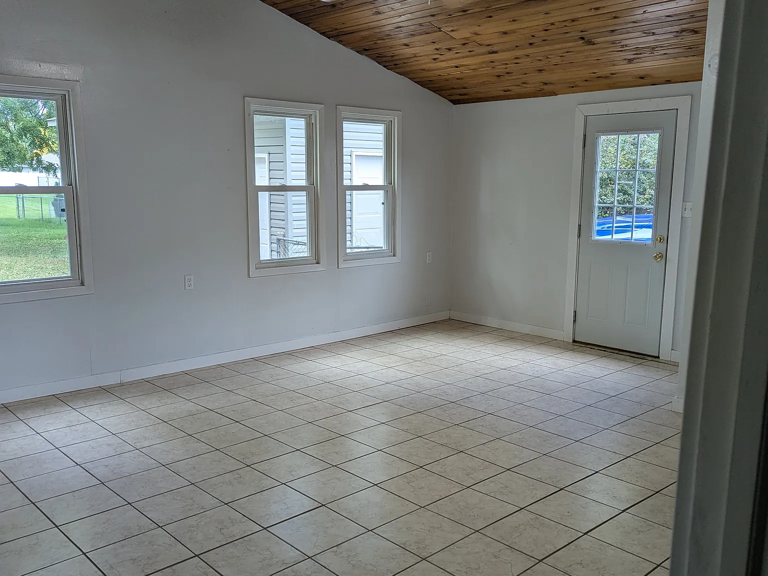 3 bed, 1500 sqft, $1,950 — Photo 4