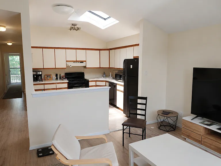 4652 Bedford Ave #3 — Photo 4