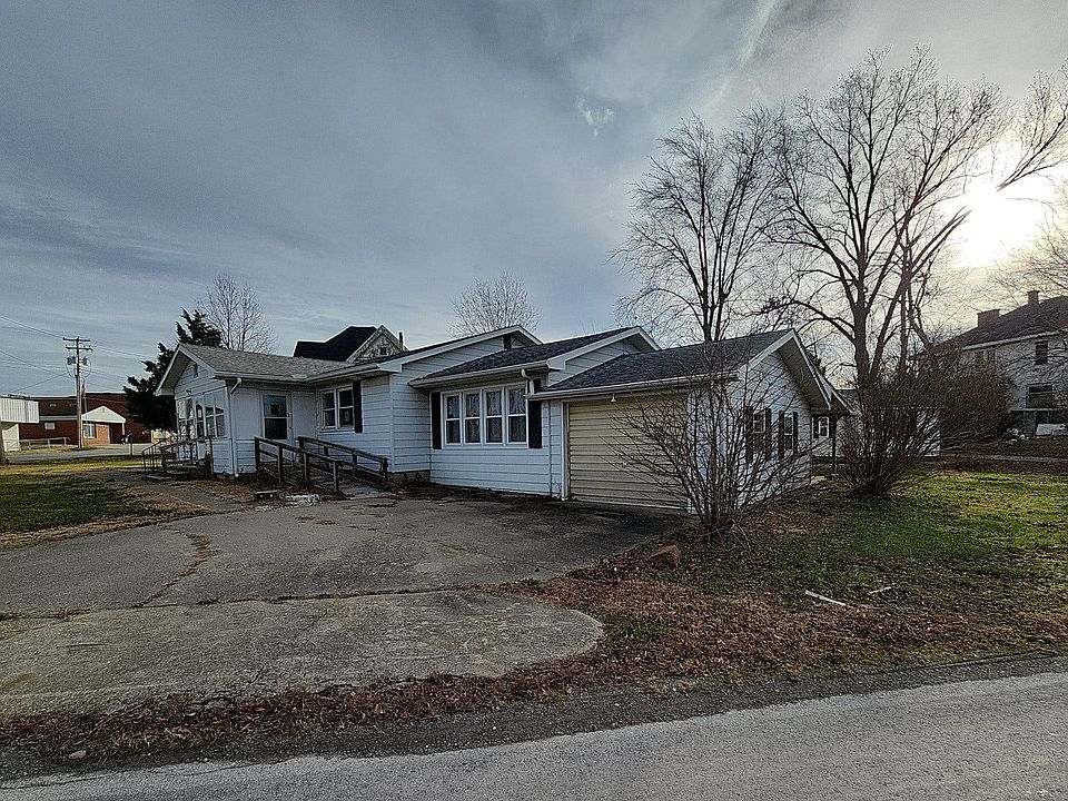 119 W Main St, Galatia, IL 62935 Zillow