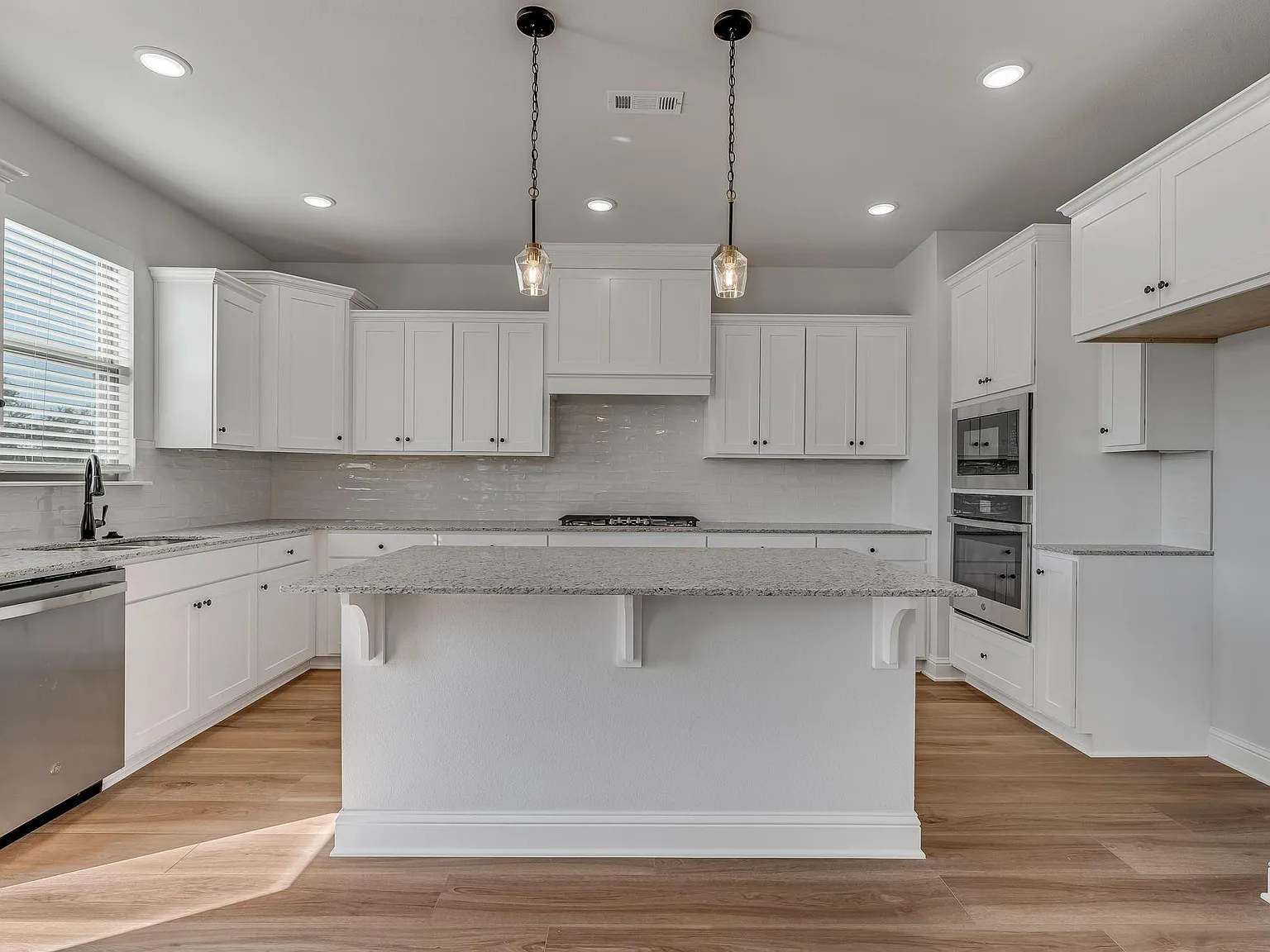 3 bed, 2.5 bath, 2037 sqft, $2,300 — Photo 4