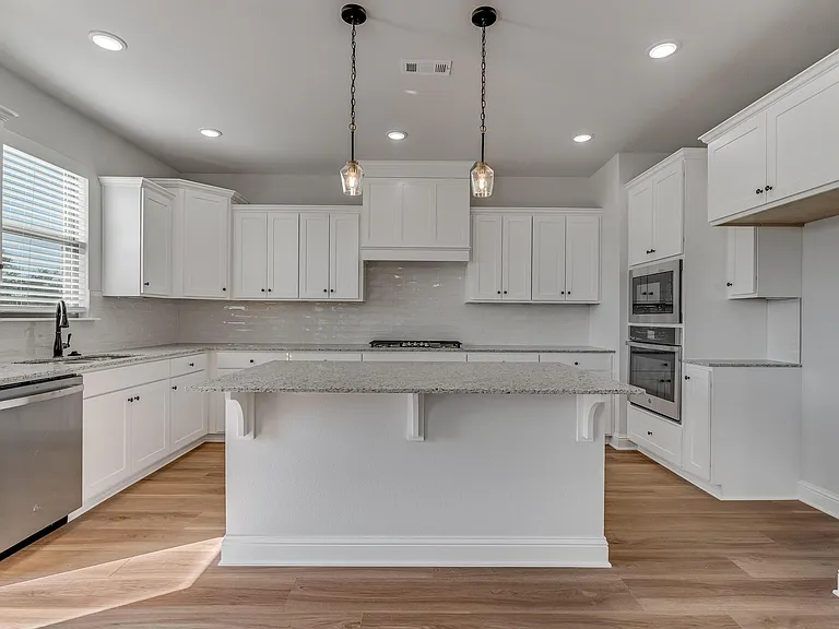 4902 SW Juneberry St — Photo 3