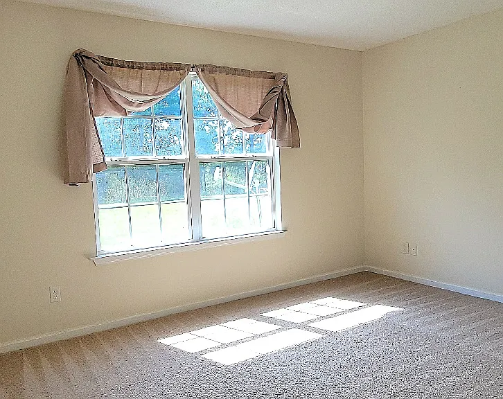 435 Creekside Cir — Photo 11