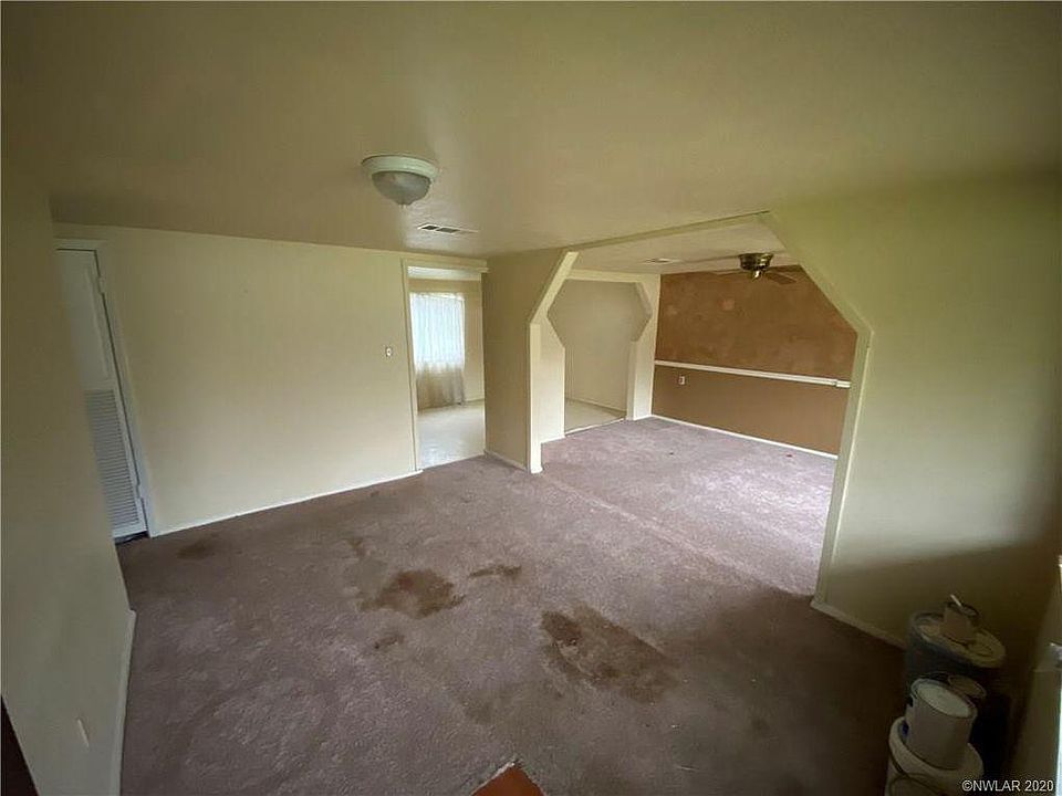 2nd image of 3401 Yorktown Dr