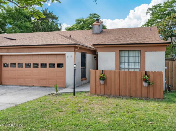 9709 FAWN BROOK Circle N, Jacksonville, FL 32256