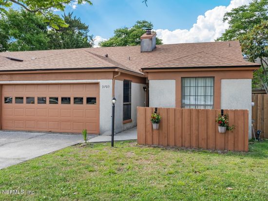 9709 FAWN BROOK Circle N, Jacksonville, FL 32256