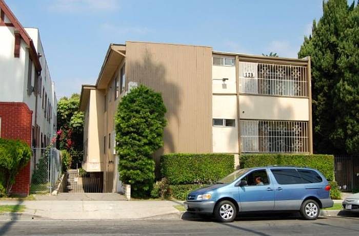 1st image of 129 S Manhattan Pl APT 4