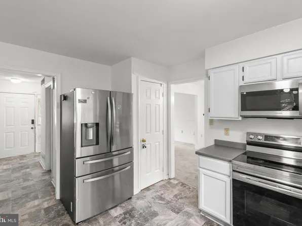 1422 Canterbury Rd, Front Royal, VA 22630