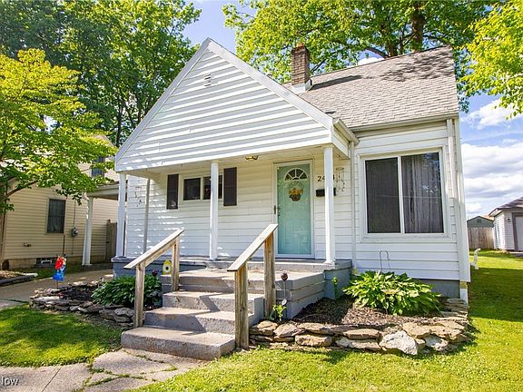 3rd image of 2464 Lyon Blvd
