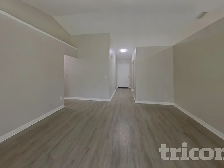 589 Robert Livingston St — Photo 2