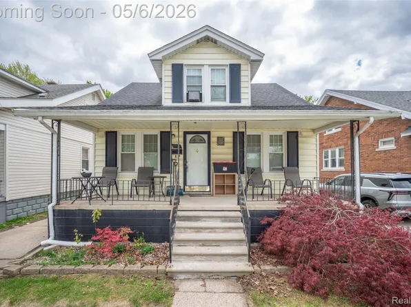 7276 Engleman Ave, Center Line, MI 48015