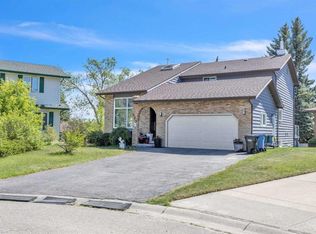 303 NE Ranchridge Bay NW, Calgary, AB T3G 1V5