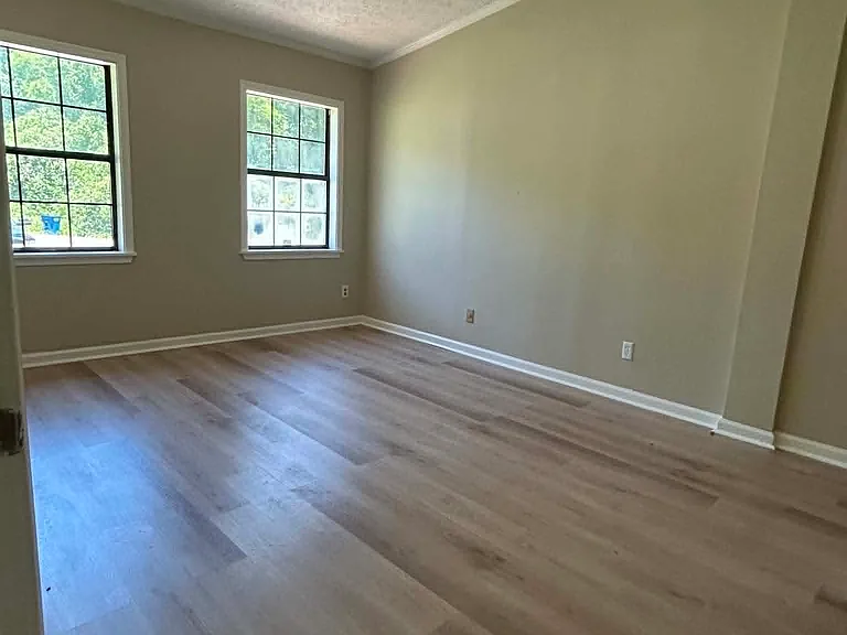 4704 High Oak Dr — Photo 3