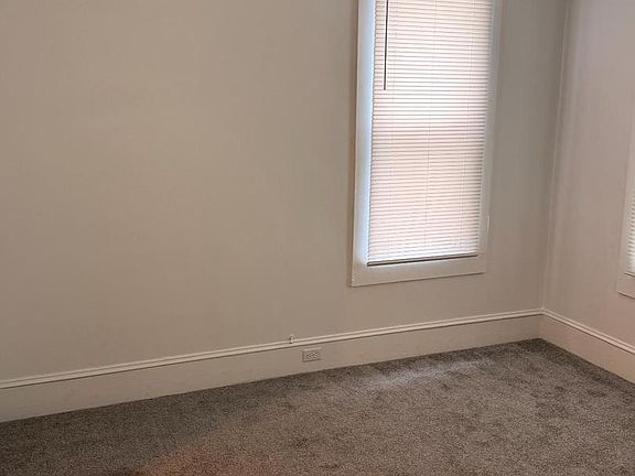 3rd image of 176 Griffith St