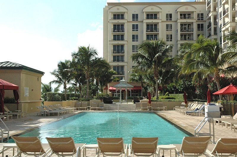 Condo Beachside Lap Pool