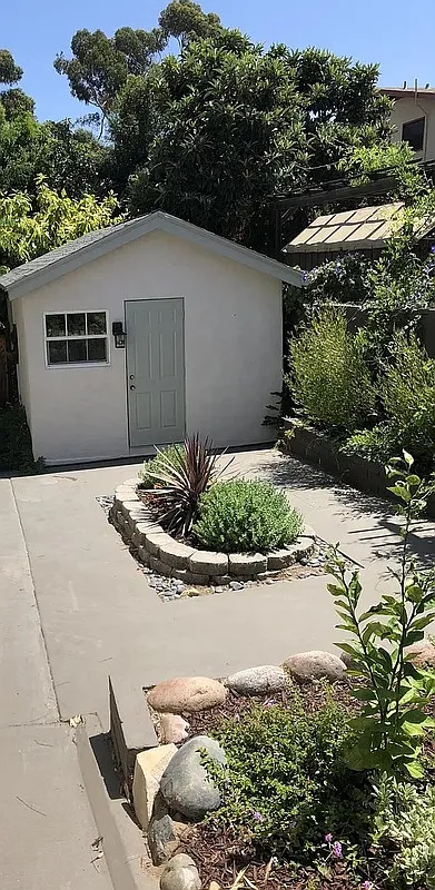 Studio, 1.0 bath, 200 sqft, $1,750 — Photo 2