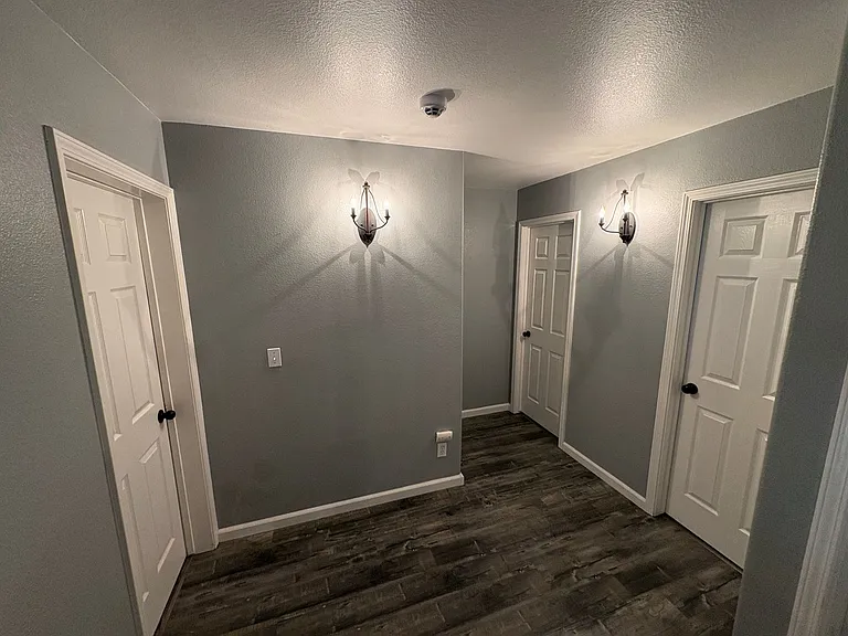 534 W Russell Ave — Photo 7