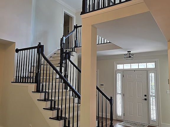 3rd image of 107 Woodsdale Dr