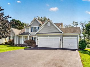103 Forest Glen Dr, Rochester, NY 14612