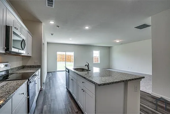 786 Wilshire Dr — Photo 6