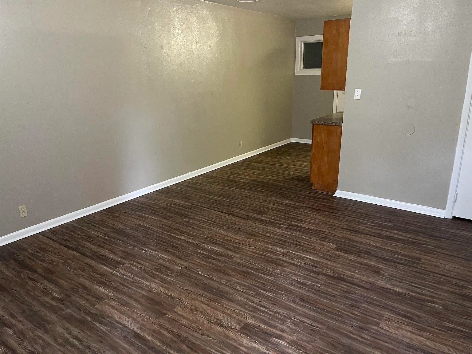 2 bed, 900 sqft, $1,100 — Photo 4